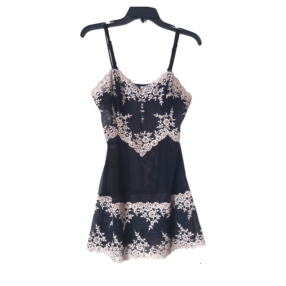 Wacoal Black and Cream Lace Chemise